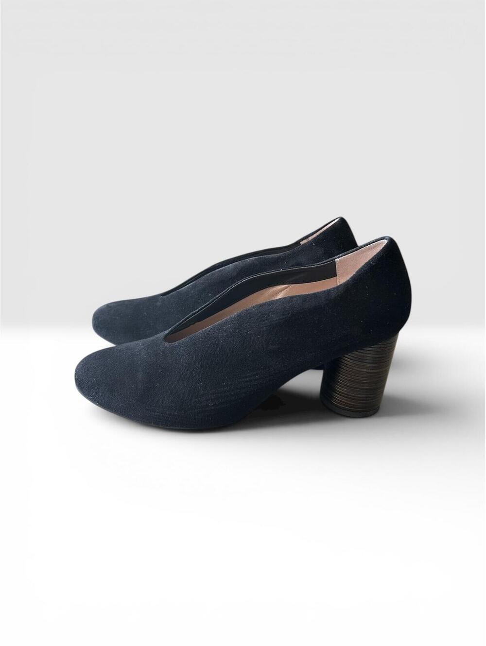 BeautiFeel Black Suede Sculptural Heel Pumps EU 38 US 7.5 Luxury